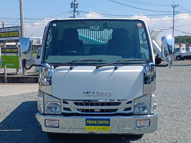 Isuzu Elf 2