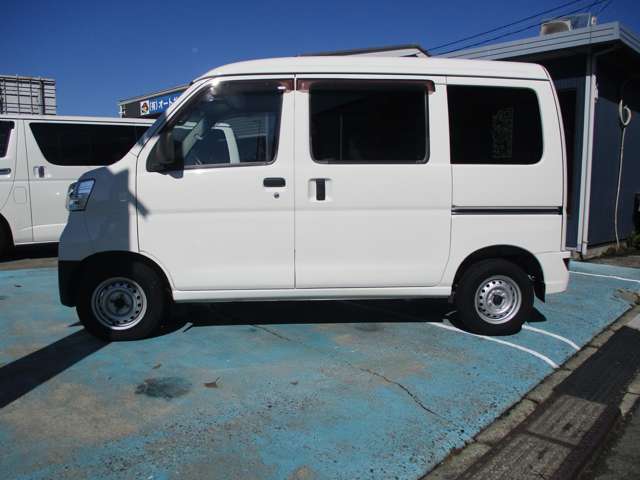 Daihatsu Hijet Cargo 4
