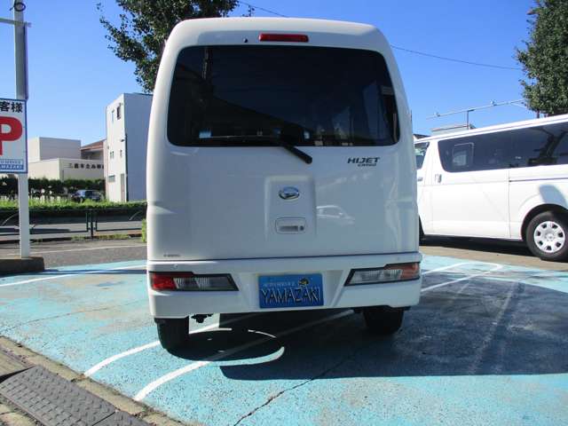 Daihatsu Hijet Cargo 6