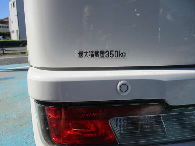 Daihatsu Hijet Cargo 7