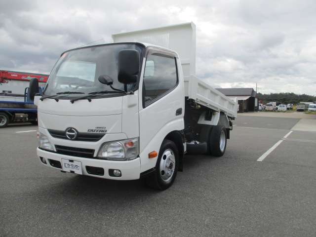 Hino Dutro 3