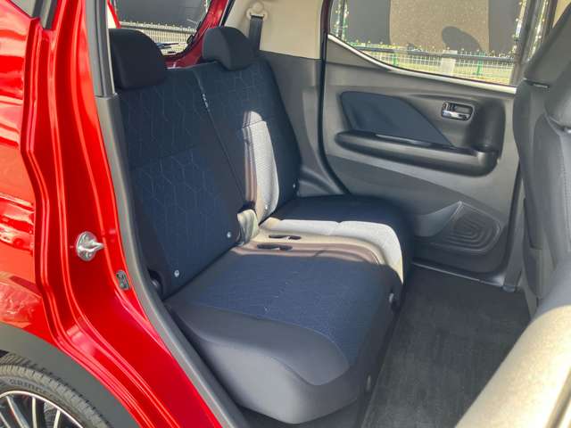 Mitsubishi eK X 10