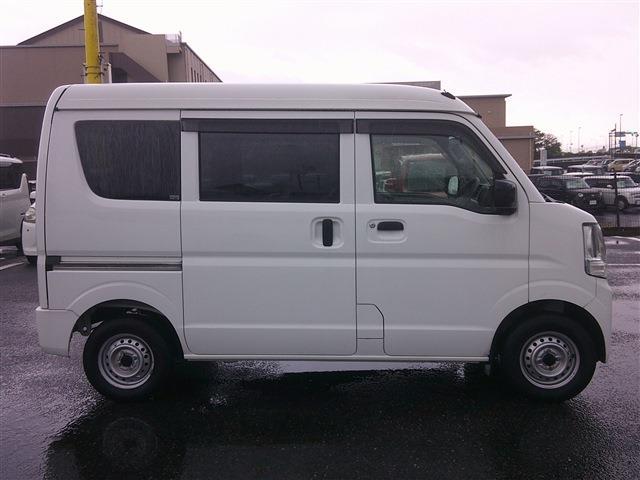 Nissan NV100 Clipper 6