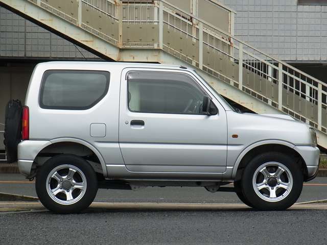 Suzuki Jimny 10