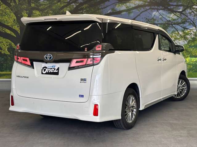 Toyota Vellfire 8