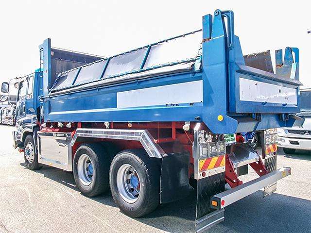 Isuzu Giga 6