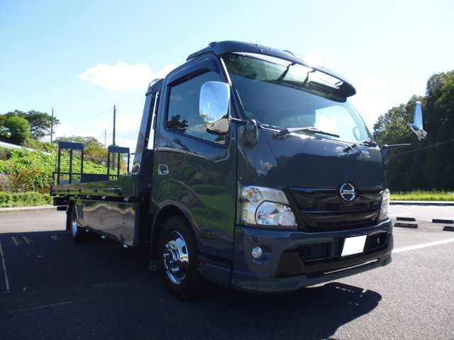 Hino Dutro 3