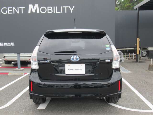 Toyota Prius α 5