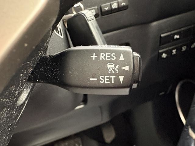 Lexus NX 11