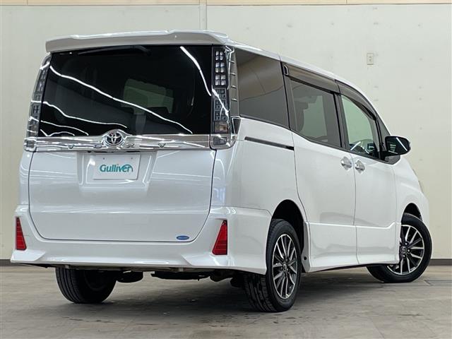 Toyota Voxy 6