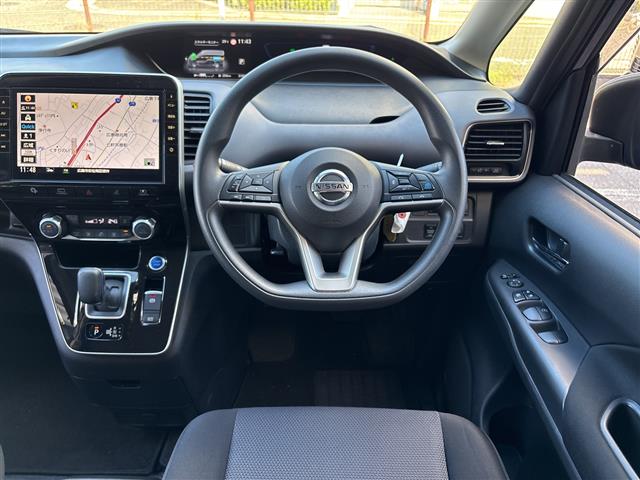 Nissan Serena 5