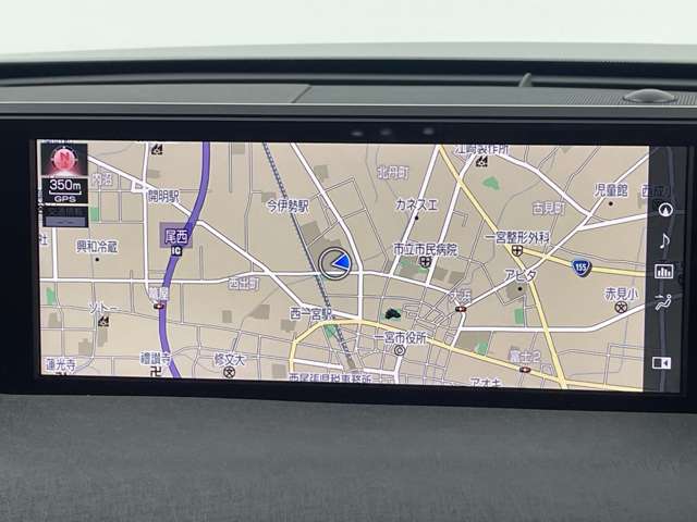Lexus UX 6