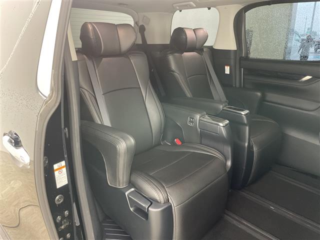 Toyota Alphard 11