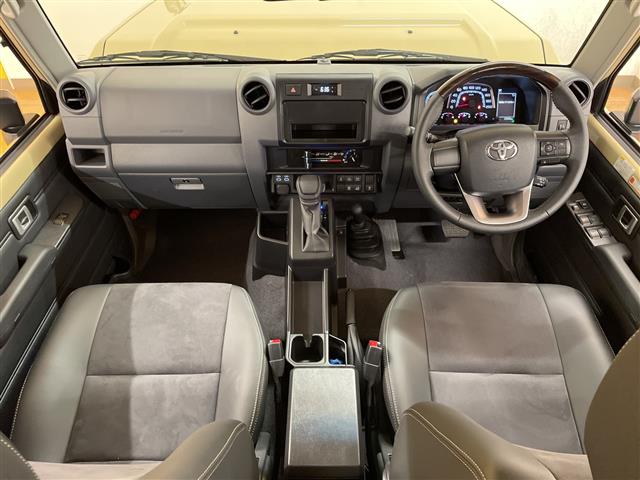 Toyota Land Cruiser 70 5