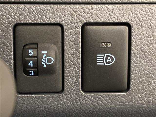 Toyota Land Cruiser 70 10