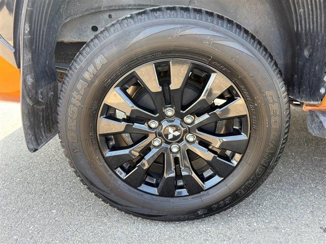 Mitsubishi Triton 11