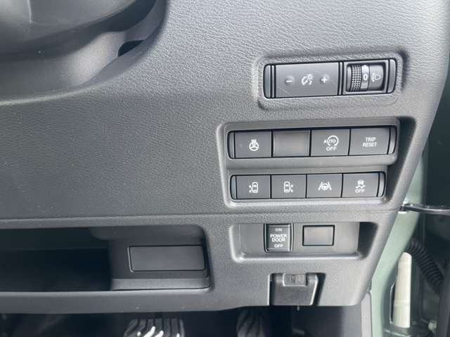 Mitsubishi Delica Mini 11