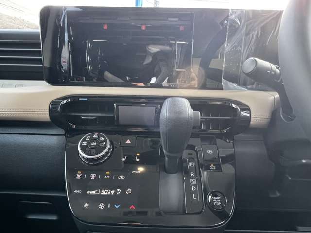 Mitsubishi Delica Mini 12