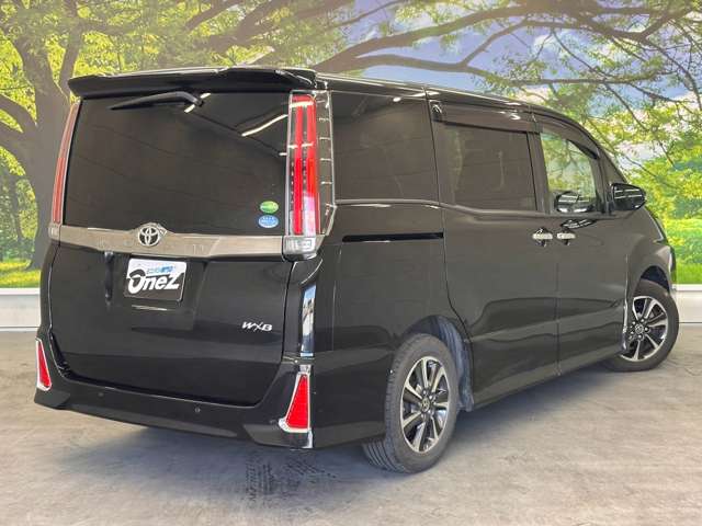 Toyota Noah 8