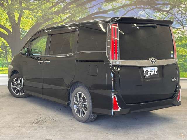 Toyota Noah 9