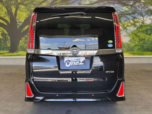 Toyota Noah 10