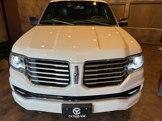 Lincoln ナビゲーター 8