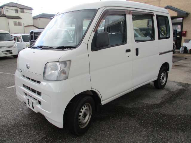 Daihatsu Hijet Cargo 3