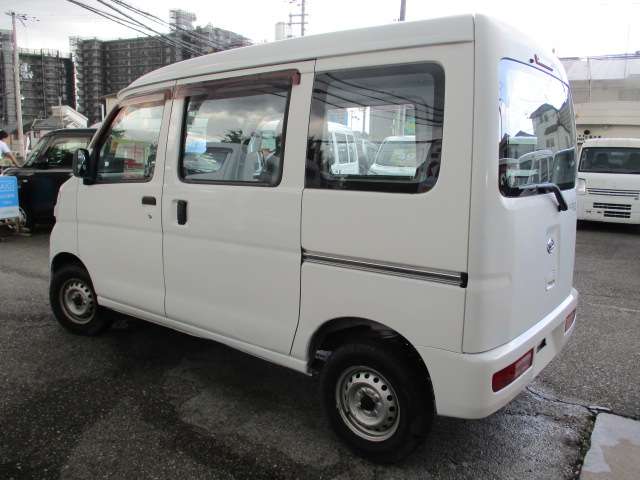 Daihatsu Hijet Cargo 5