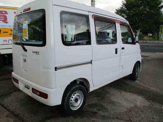 Daihatsu Hijet Cargo 7