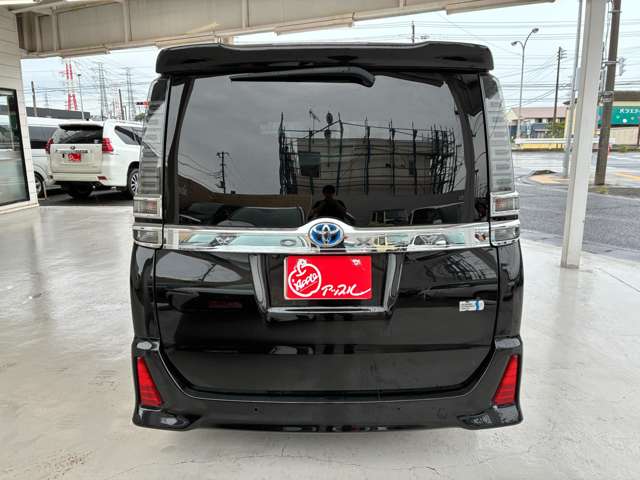 Toyota Voxy 12