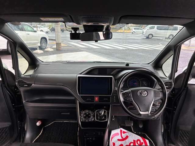 Toyota Voxy 6