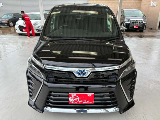 Toyota Voxy 8