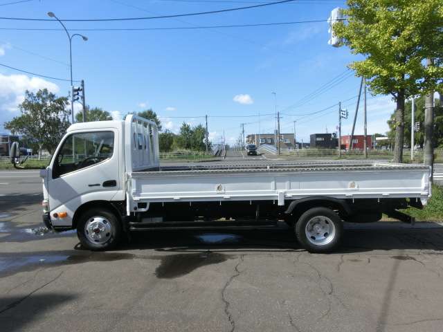Hino Dutro 3