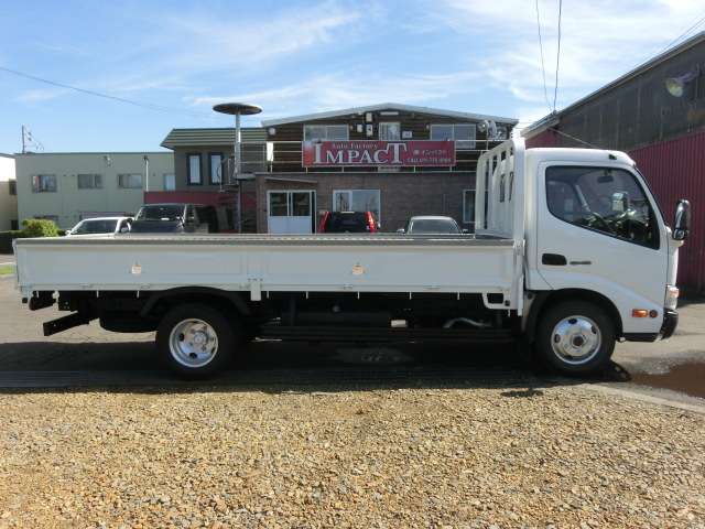 Hino Dutro 7