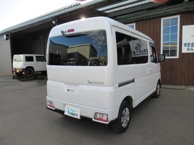 Daihatsu Atrai 4
