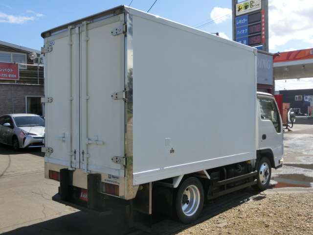Isuzu Elf 6