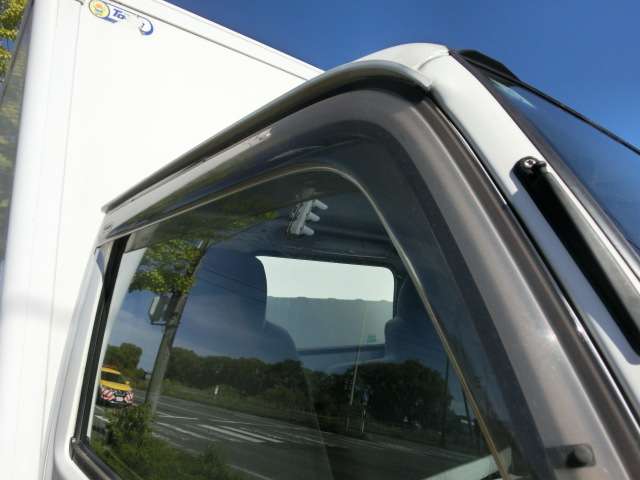 Isuzu Elf 9