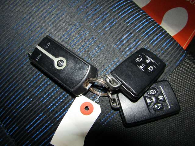 Toyota Isis 12