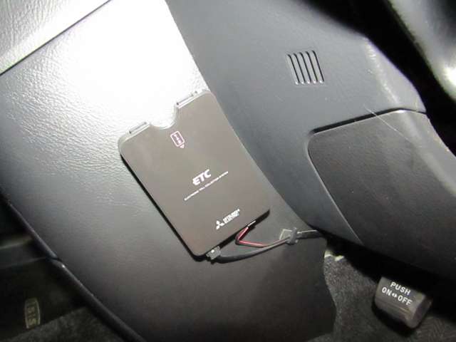 Toyota Isis 6