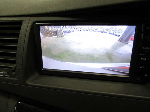 Toyota Isis 8