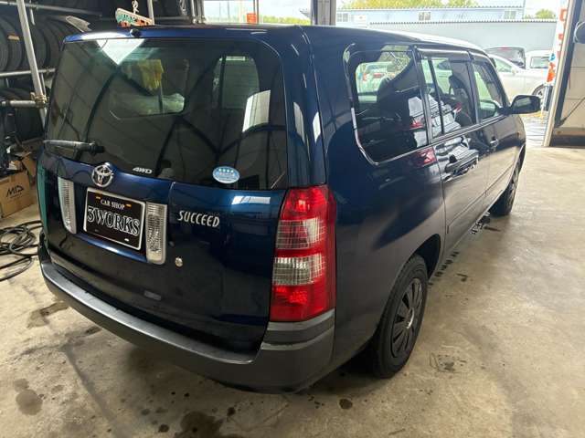 Toyota Succeed Van 11