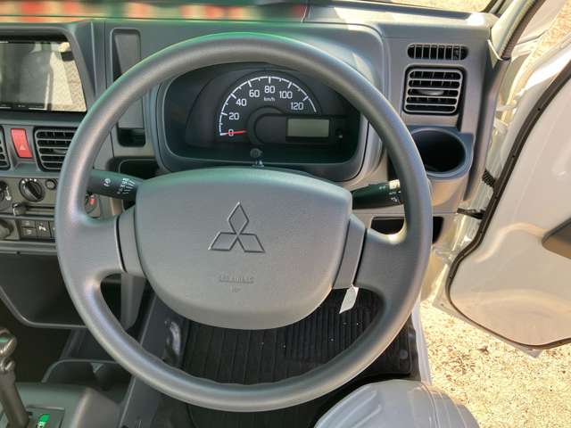 Mitsubishi Minicab Truck 11
