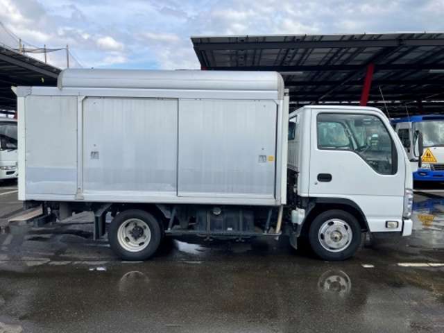 Isuzu Elf 9