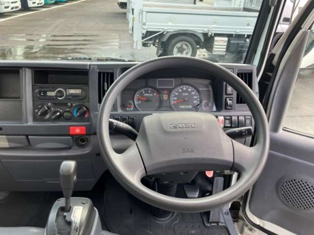 Isuzu Elf 10