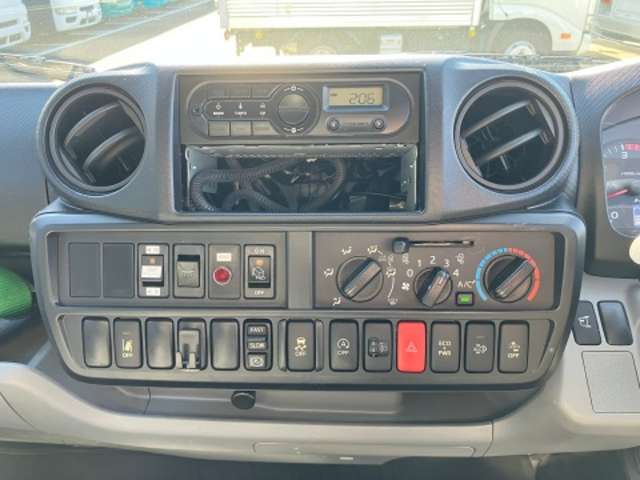 Hino Dutro Hybrid 12