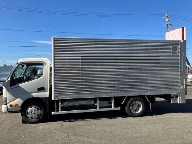 Hino Dutro Hybrid 6