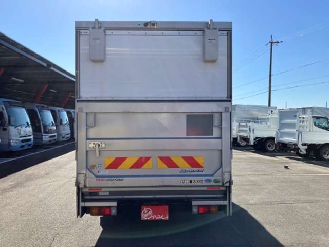 Hino Dutro Hybrid 7