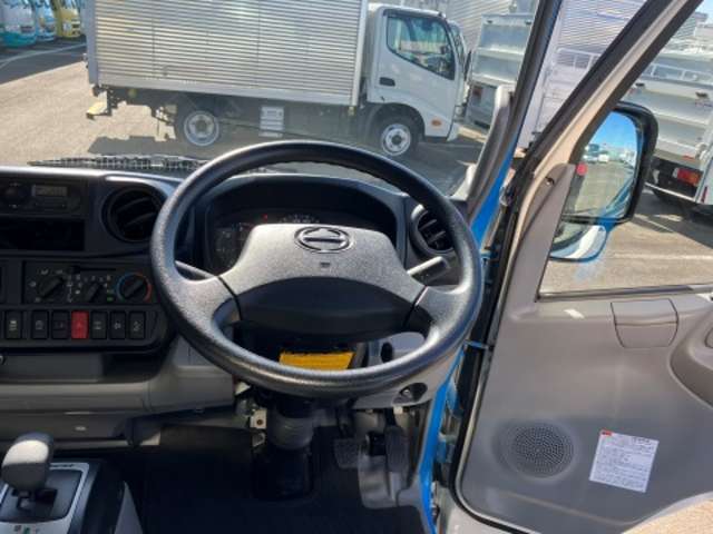 Hino Dutro Hybrid 10