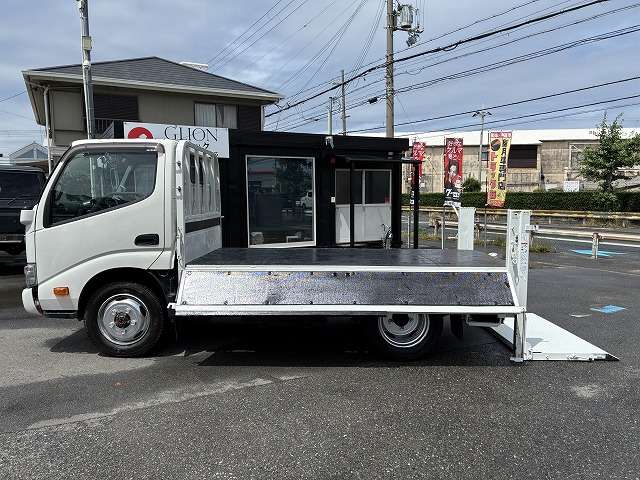 Hino Dutro 11