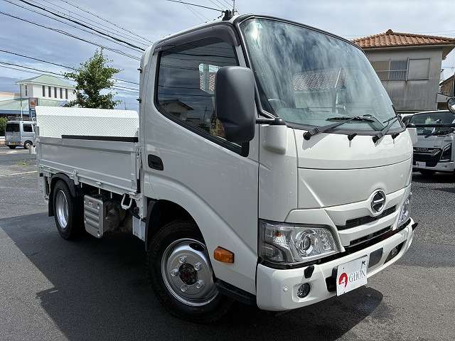 Hino Dutro 3